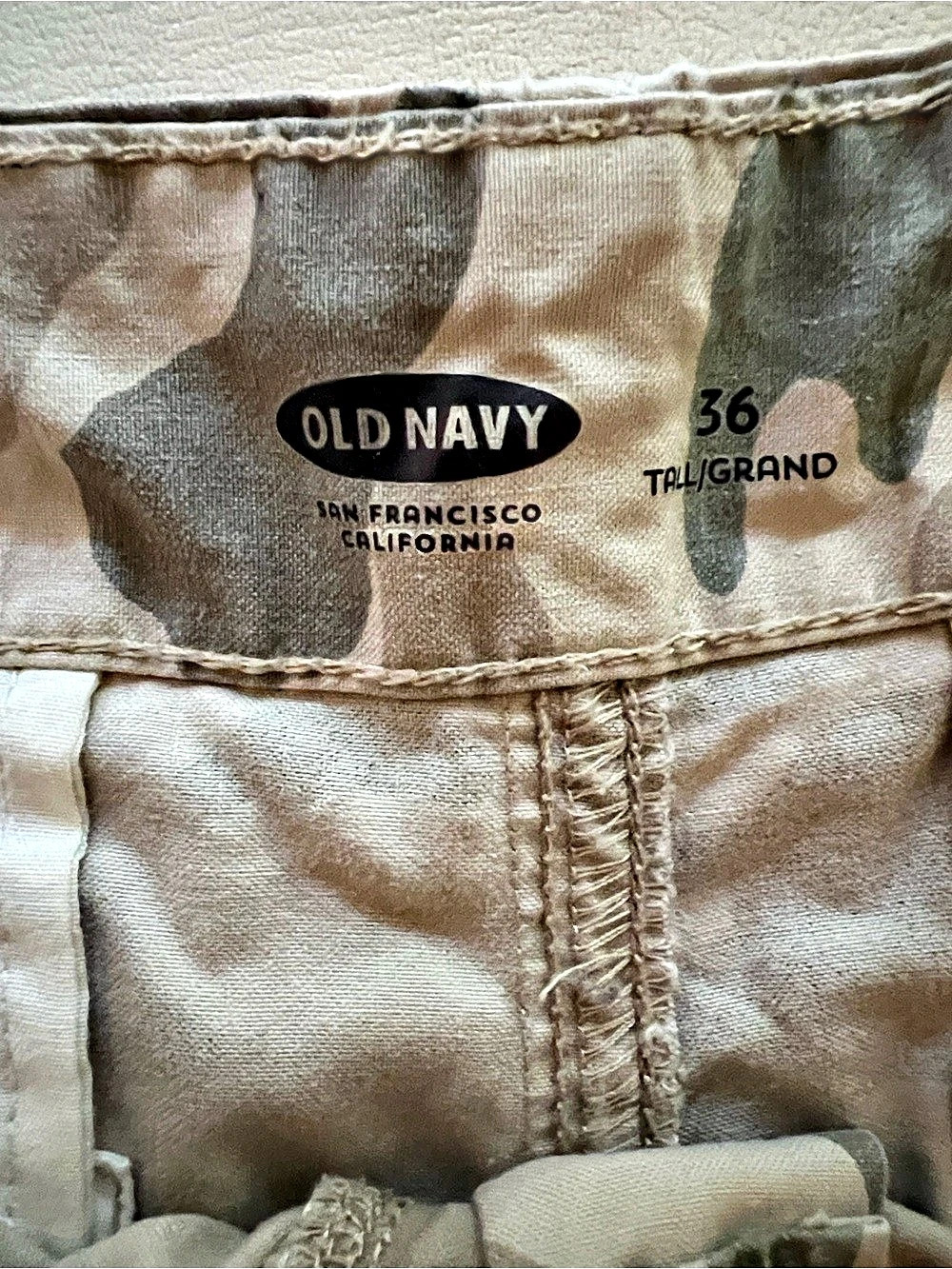 Old Navy Camo Cargo Shorts Waist 36 - Picture 3 of 3